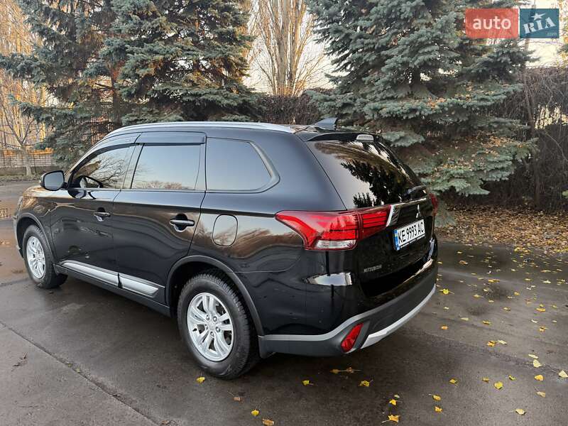 Позашляховик / Кросовер Mitsubishi Outlander 2018 в Дніпрі