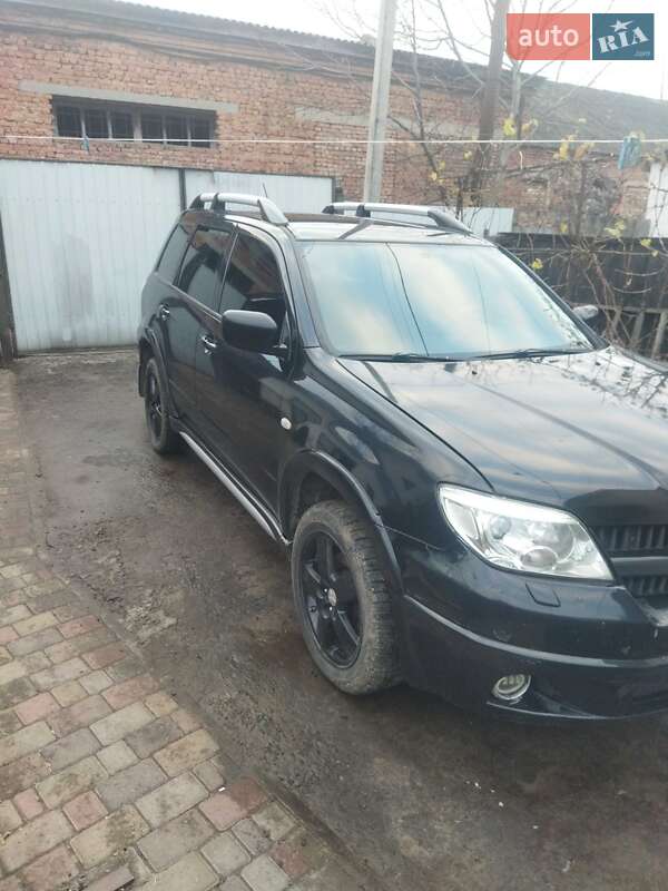 Внедорожник / Кроссовер Mitsubishi Outlander 2006 в Звенигородке