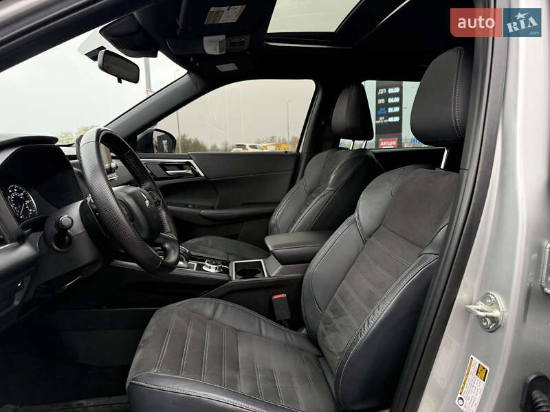 Позашляховик / Кросовер Mitsubishi Outlander 2022 в Києві