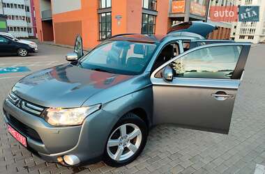 Внедорожник / Кроссовер Mitsubishi Outlander 2013 в Львове
