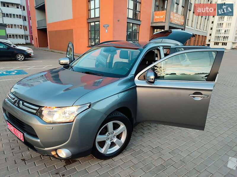 Внедорожник / Кроссовер Mitsubishi Outlander 2013 в Львове