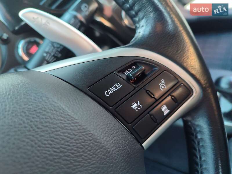 Внедорожник / Кроссовер Mitsubishi Outlander 2013 в Львове