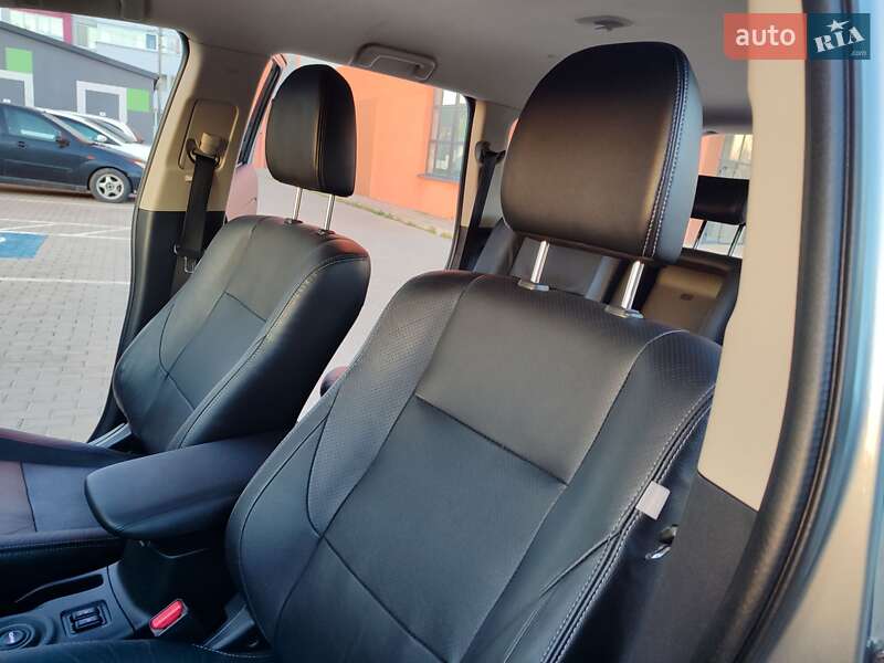 Внедорожник / Кроссовер Mitsubishi Outlander 2013 в Львове
