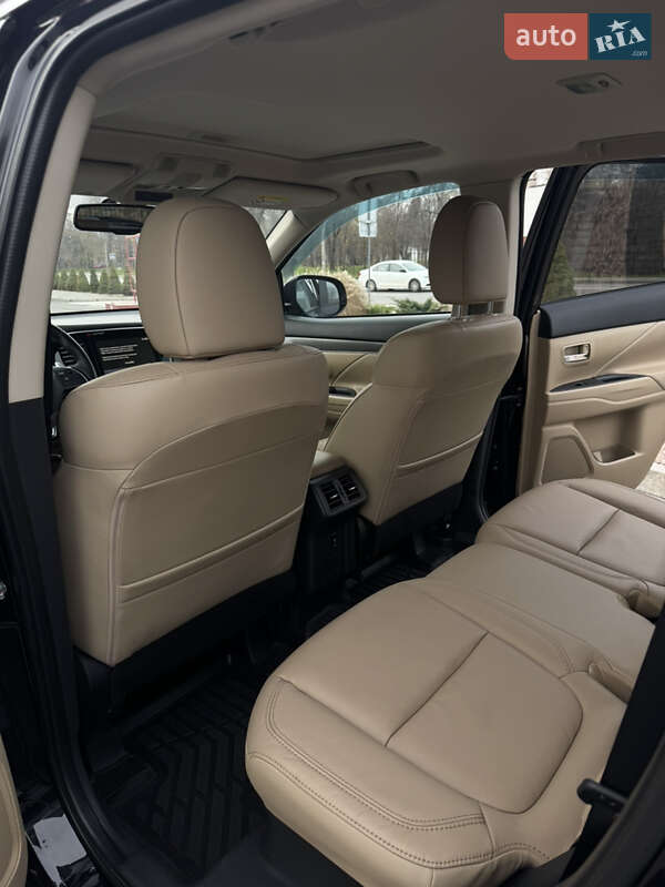 Внедорожник / Кроссовер Mitsubishi Outlander 2019 в Кривом Роге фото 14 Внедорожник / Кроссовер Mitsubishi Outlander 2019 в Кривом Роге