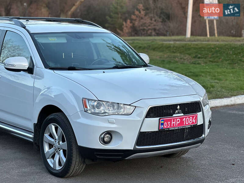 Внедорожник / Кроссовер Mitsubishi Outlander 2010 в Радивилове