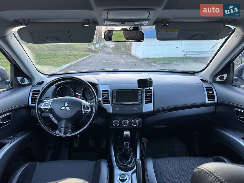 Внедорожник / Кроссовер Mitsubishi Outlander 2010 в Радивилове