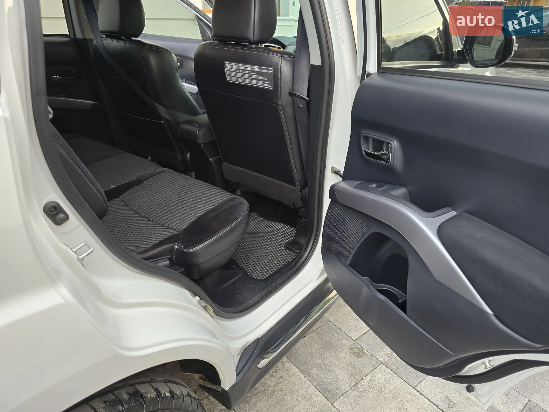 2010 Mitsubishi Outlander - мініатюра 31