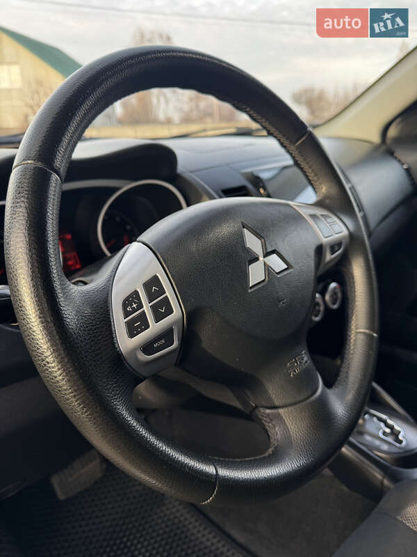 Позашляховик / Кросовер Mitsubishi Outlander 2008 в Броварах