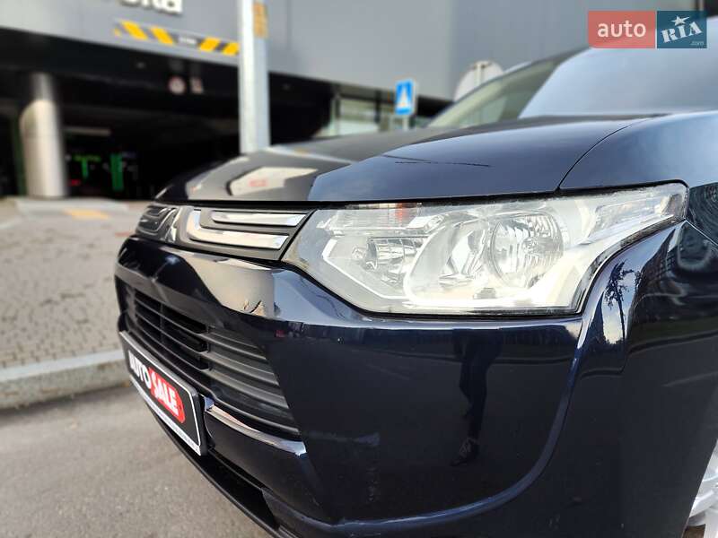 Внедорожник / Кроссовер Mitsubishi Outlander 2013 в Киеве