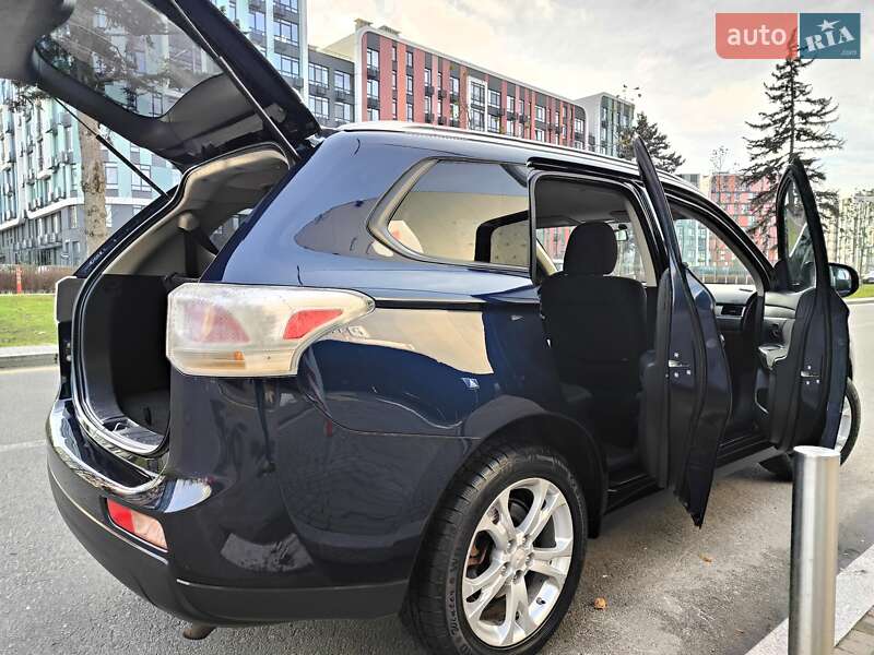 Внедорожник / Кроссовер Mitsubishi Outlander 2013 в Киеве
