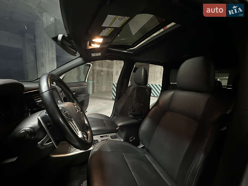 Внедорожник / Кроссовер Mitsubishi Outlander 2019 в Львове