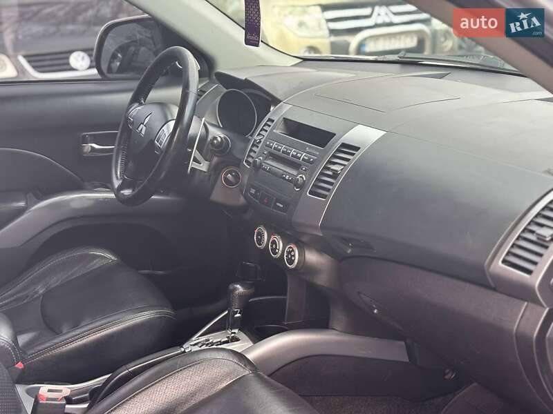 Внедорожник / Кроссовер Mitsubishi Outlander 2008 в Черновцах