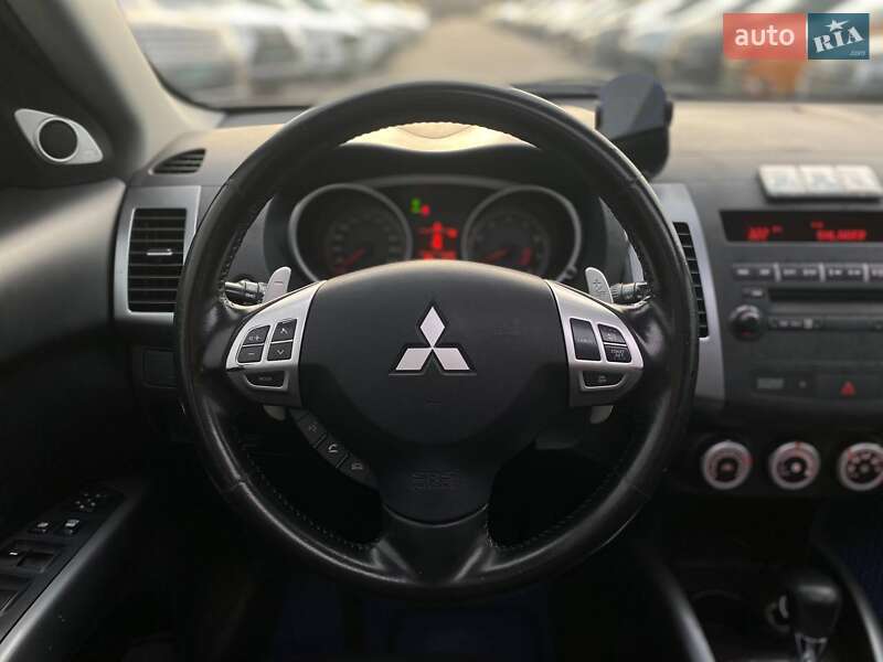 Внедорожник / Кроссовер Mitsubishi Outlander 2008 в Киеве