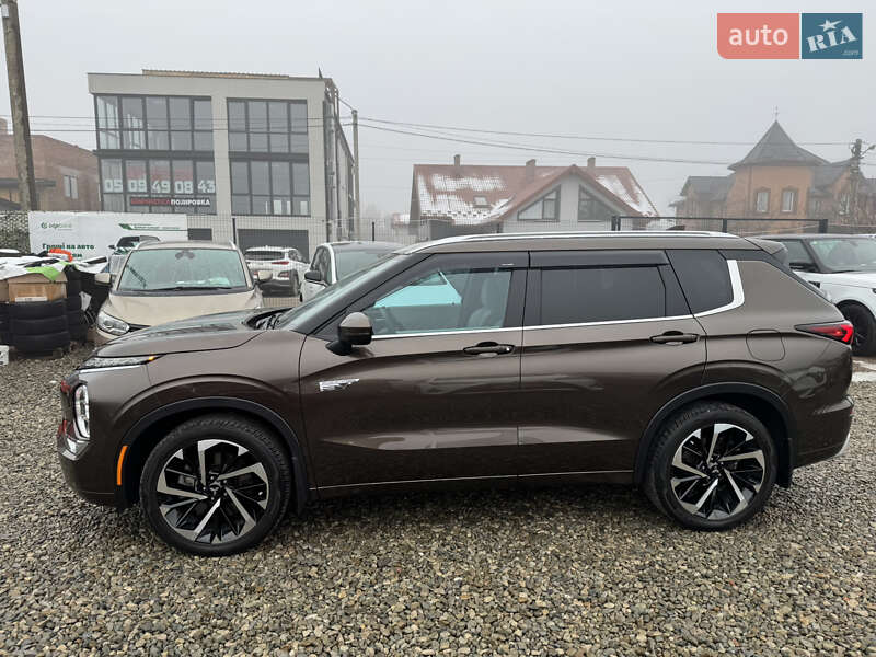 Внедорожник / Кроссовер Mitsubishi Outlander 2022 в Ивано-Франковске