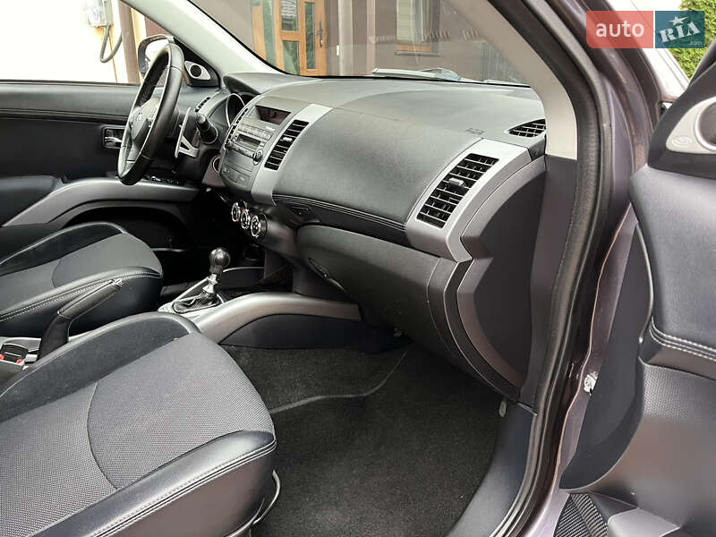 Внедорожник / Кроссовер Mitsubishi Outlander 2012 в Виннице