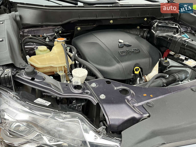 Внедорожник / Кроссовер Mitsubishi Outlander 2012 в Виннице