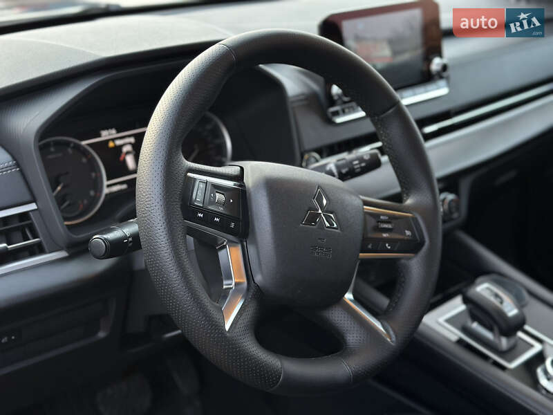 Внедорожник / Кроссовер Mitsubishi Outlander 2022 в Житомире