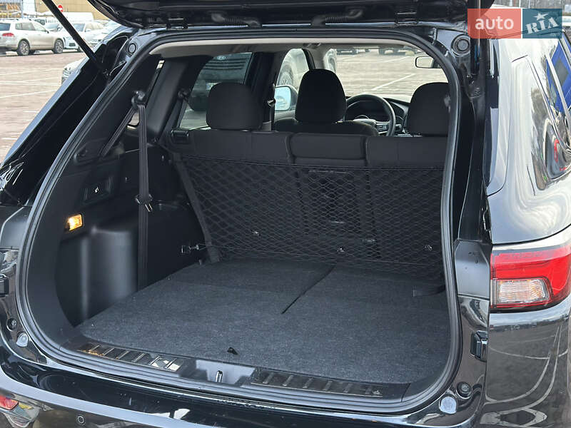 Внедорожник / Кроссовер Mitsubishi Outlander 2022 в Житомире