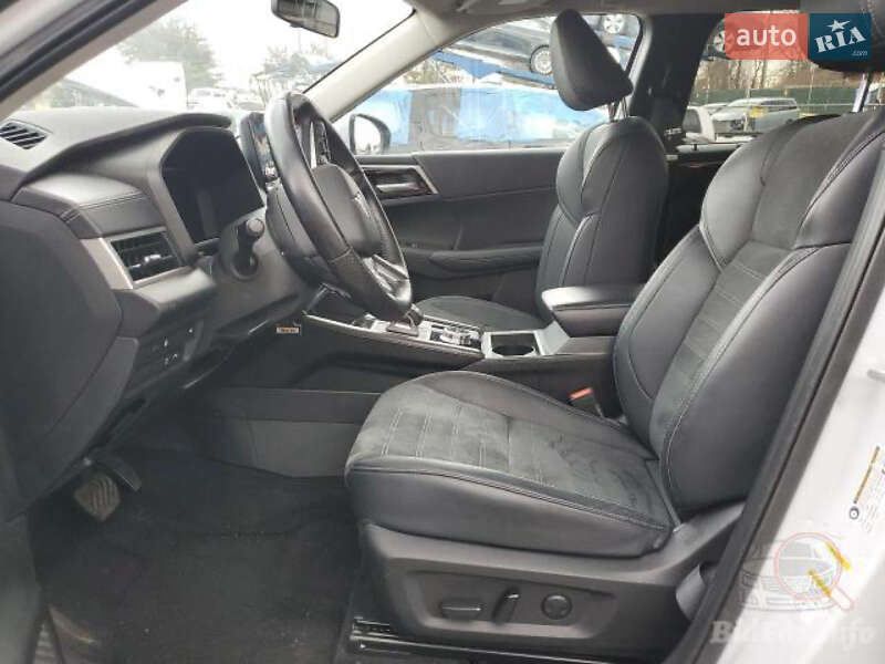 Позашляховик / Кросовер Mitsubishi Outlander 2023 в Львові