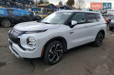 Внедорожник / Кроссовер Mitsubishi Outlander 2023 в Львове