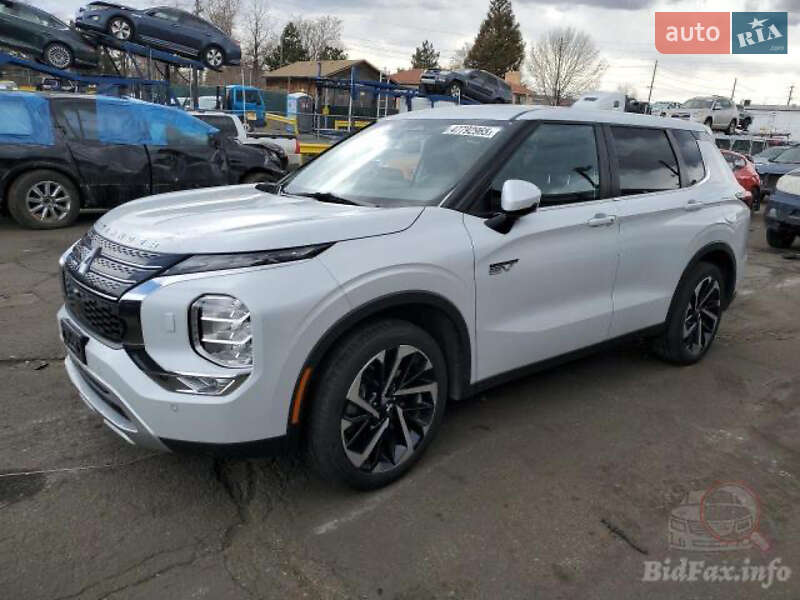 Позашляховик / Кросовер Mitsubishi Outlander 2023 в Львові