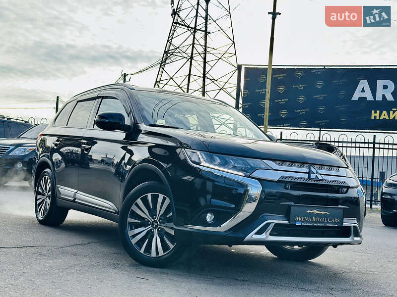Внедорожник / Кроссовер Mitsubishi Outlander 2023 в Харькове