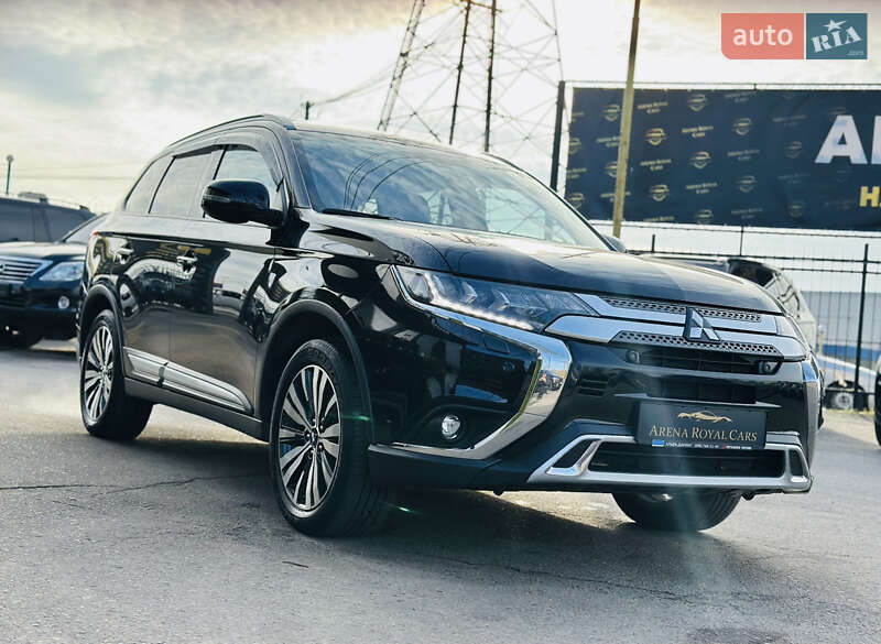 Внедорожник / Кроссовер Mitsubishi Outlander 2023 в Харькове