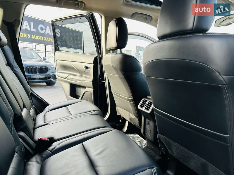 Внедорожник / Кроссовер Mitsubishi Outlander 2023 в Харькове