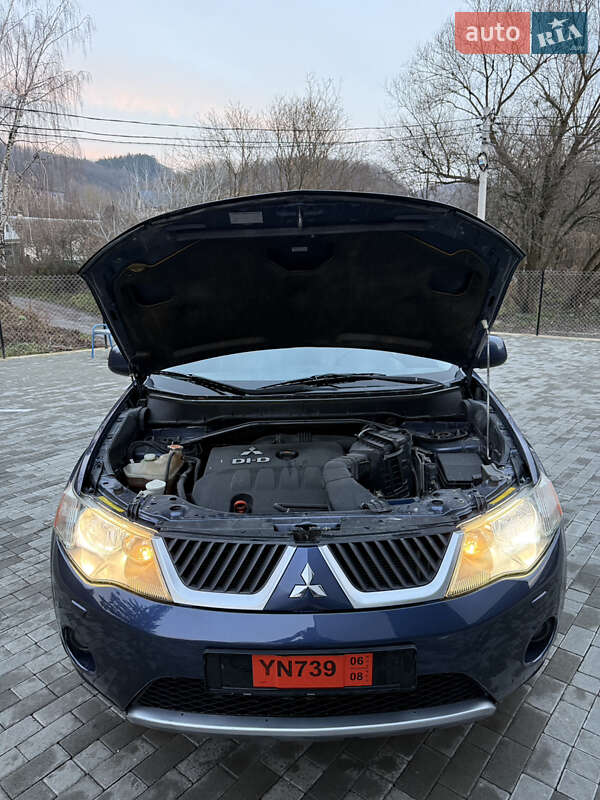 Позашляховик / Кросовер Mitsubishi Outlander 2007 в Кременці