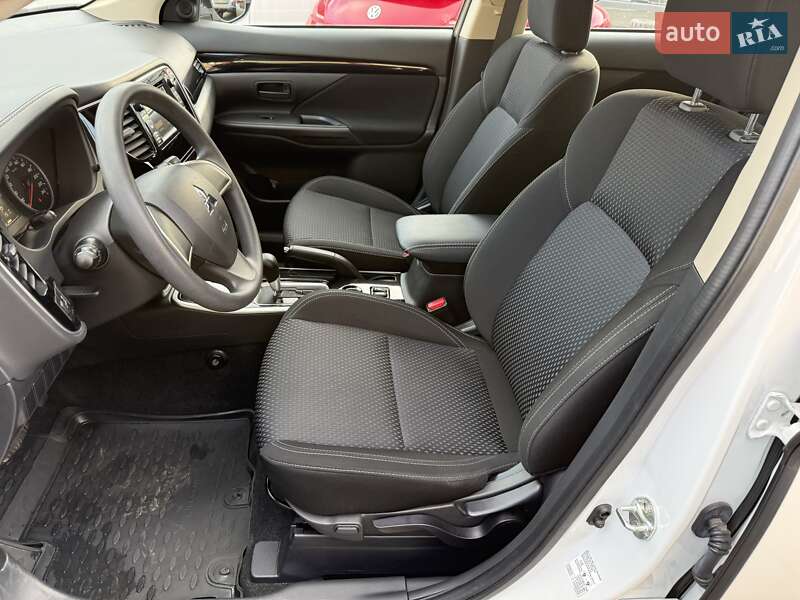 Позашляховик / Кросовер Mitsubishi Outlander 2019 в Одесі фото 10 Позашляховик / Кросовер Mitsubishi Outlander 2019 в Одесі