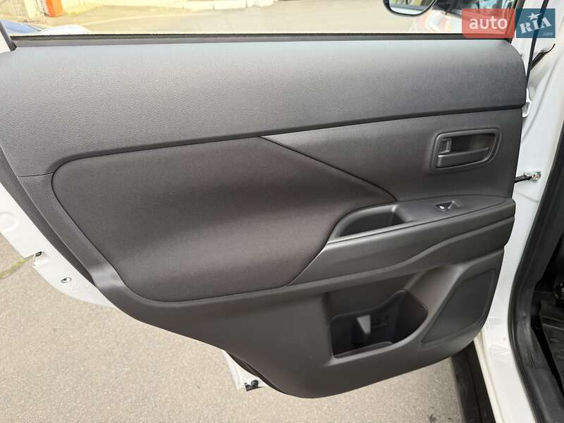 Позашляховик / Кросовер Mitsubishi Outlander 2019 в Одесі фото 13 Позашляховик / Кросовер Mitsubishi Outlander 2019 в Одесі