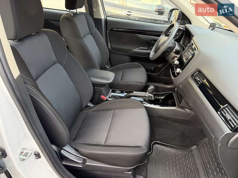 Позашляховик / Кросовер Mitsubishi Outlander 2019 в Одесі фото 20 Позашляховик / Кросовер Mitsubishi Outlander 2019 в Одесі