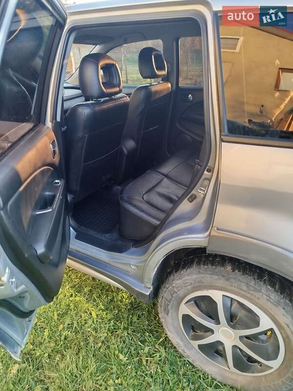 Mitsubishi Outlander 2005