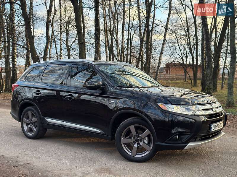 Внедорожник / Кроссовер Mitsubishi Outlander 2016 в Ахтырке фото Внедорожник / Кроссовер Mitsubishi Outlander 2016 в Ахтырке