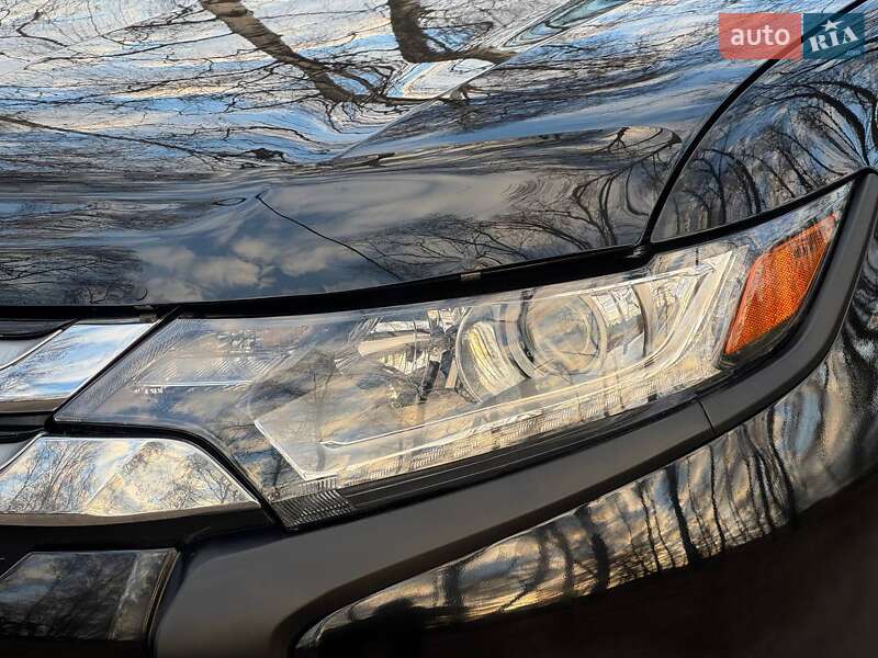 Внедорожник / Кроссовер Mitsubishi Outlander 2016 в Ахтырке фото 6 Внедорожник / Кроссовер Mitsubishi Outlander 2016 в Ахтырке