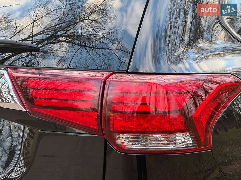 Внедорожник / Кроссовер Mitsubishi Outlander 2016 в Ахтырке фото 17 Внедорожник / Кроссовер Mitsubishi Outlander 2016 в Ахтырке