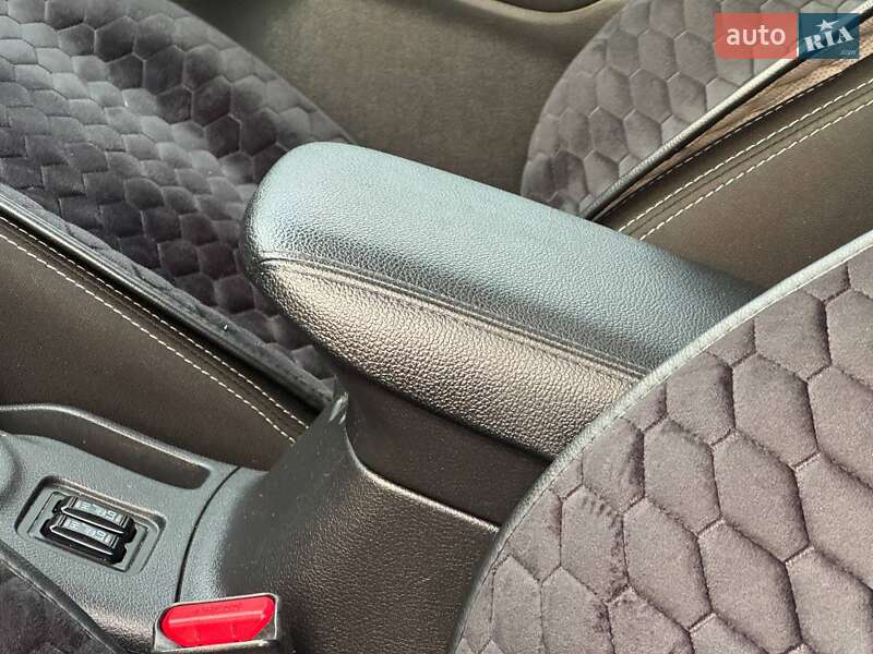 Внедорожник / Кроссовер Mitsubishi Outlander 2016 в Ахтырке фото 28 Внедорожник / Кроссовер Mitsubishi Outlander 2016 в Ахтырке