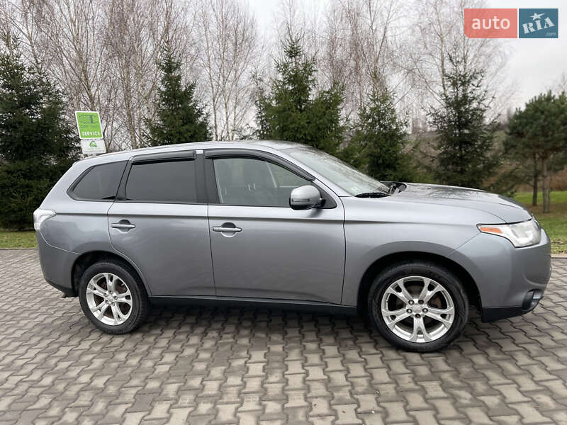 Позашляховик / Кросовер Mitsubishi Outlander 2013 в Луцьку