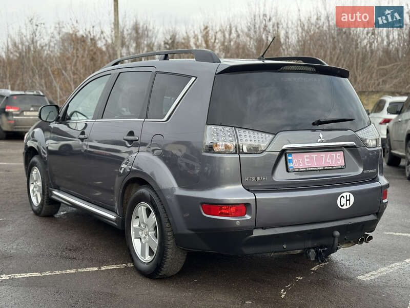 Позашляховик / Кросовер Mitsubishi Outlander 2011 в Дубні