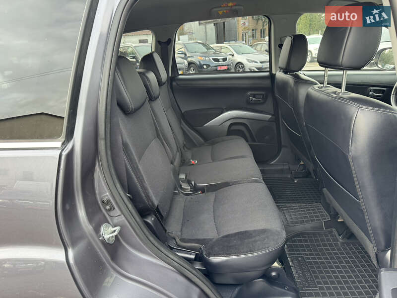 Позашляховик / Кросовер Mitsubishi Outlander 2011 в Дубні