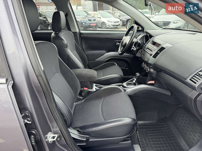 Позашляховик / Кросовер Mitsubishi Outlander 2011 в Дубні