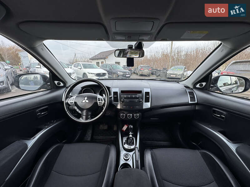 Позашляховик / Кросовер Mitsubishi Outlander 2011 в Дубні