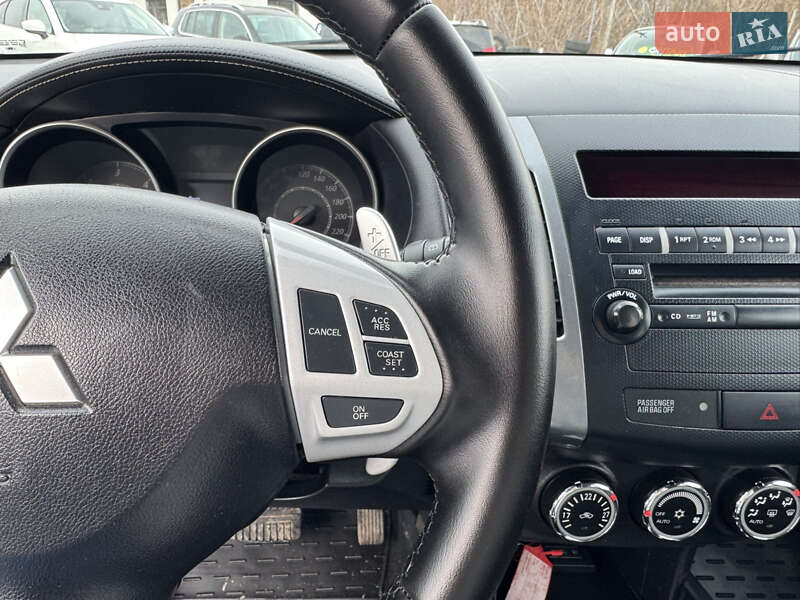 Позашляховик / Кросовер Mitsubishi Outlander 2011 в Дубні