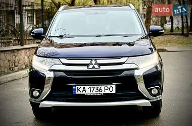 Позашляховик / Кросовер Mitsubishi Outlander 2016 в Києві