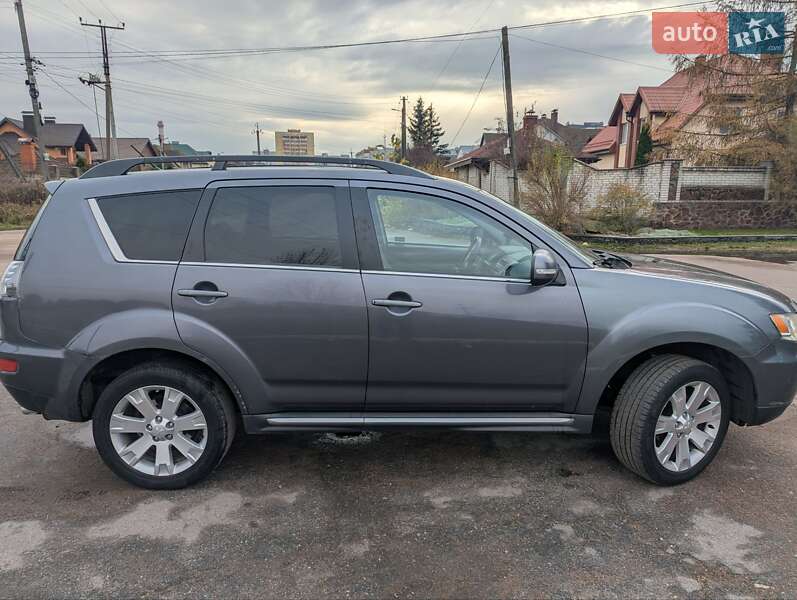 Позашляховик / Кросовер Mitsubishi Outlander 2011 в Житомирі