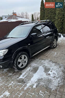 Позашляховик / Кросовер Mitsubishi Outlander 2006 в Києві