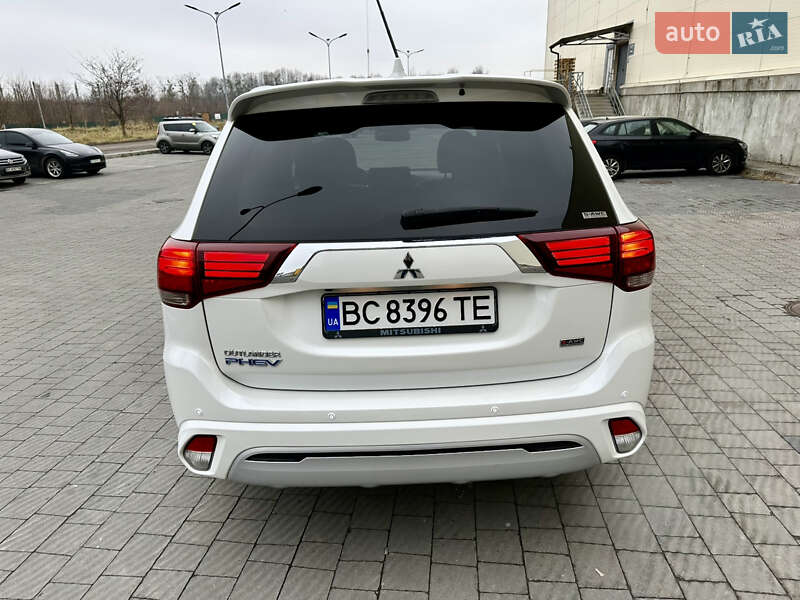 Позашляховик / Кросовер Mitsubishi Outlander 2019 в Львові