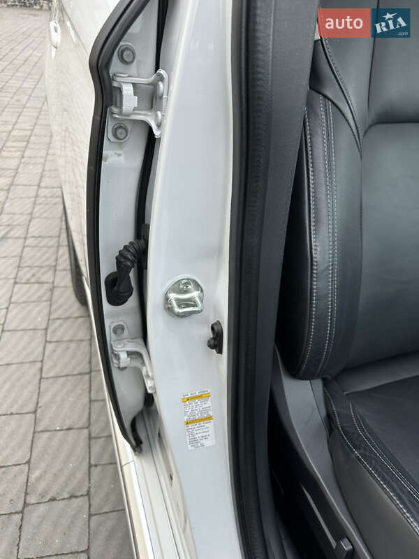 Позашляховик / Кросовер Mitsubishi Outlander 2019 в Львові