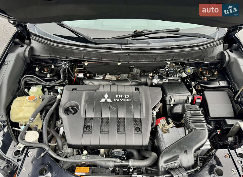 Позашляховик / Кросовер Mitsubishi Outlander 2012 в Полтаві