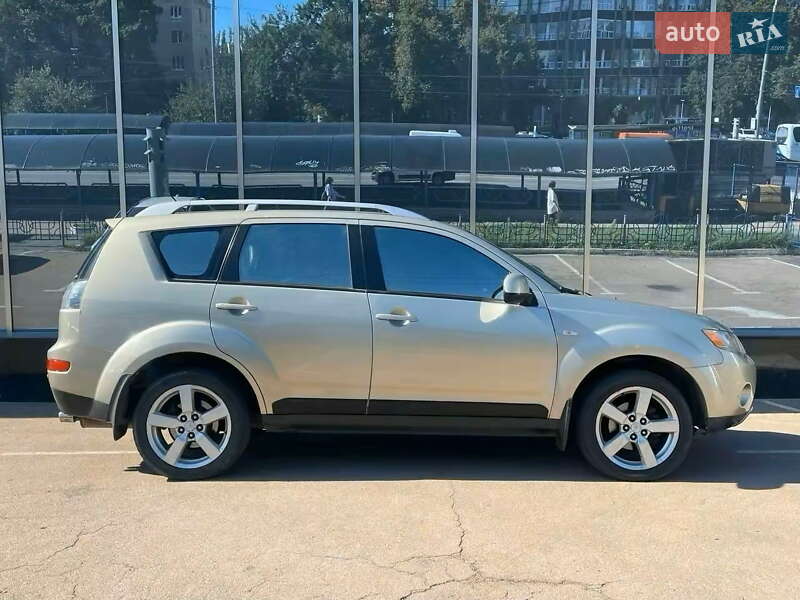 Позашляховик / Кросовер Mitsubishi Outlander 2007 в Києві фото 2 Позашляховик / Кросовер Mitsubishi Outlander 2007 в Києві